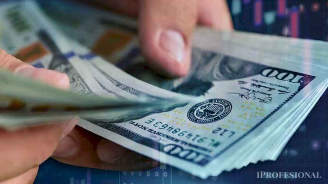 con-el-dolar-abajo-de-$1.100,-revelan-si-conviene-comprar-o-apostar-por-la-tasa-de-interes-en-pesos